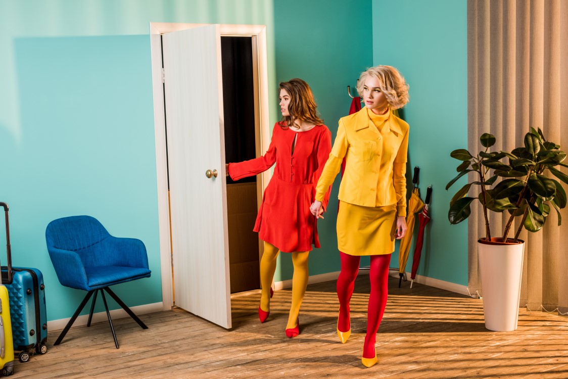 Are there yellow and red flags in lesbian dating also?
