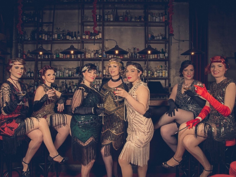 Great Gatsby clothing for women still fashion today